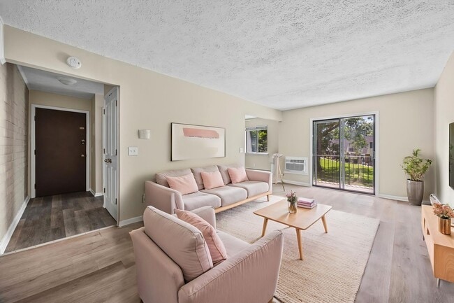 Building Photo - 6 Stenwick Dr