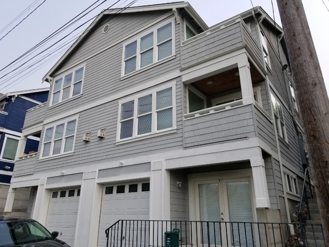 Building Photo - 1813 S Bush Pl