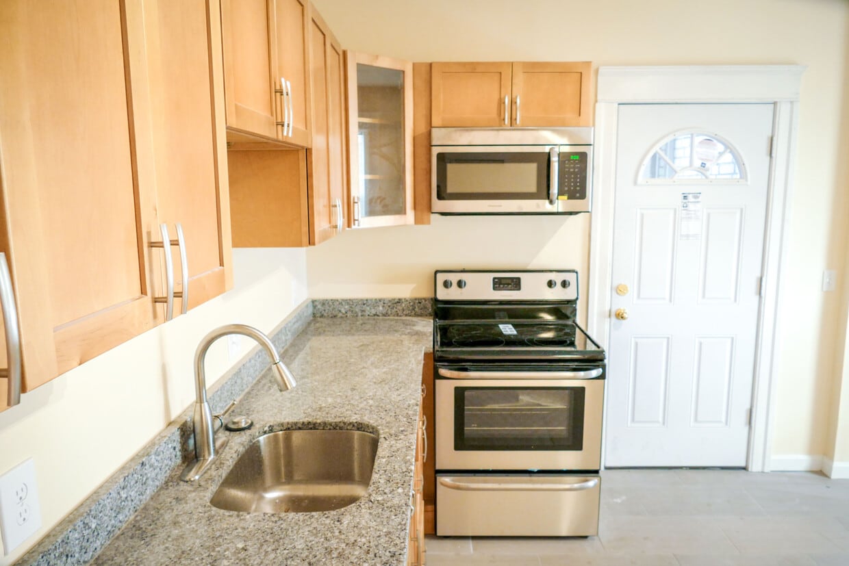 Primary Photo - 113 Elm St