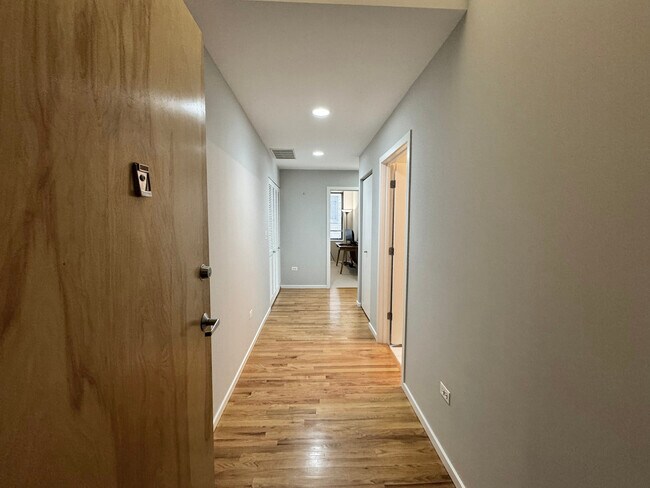 Foto del edificio - 1422 N La Salle Dr