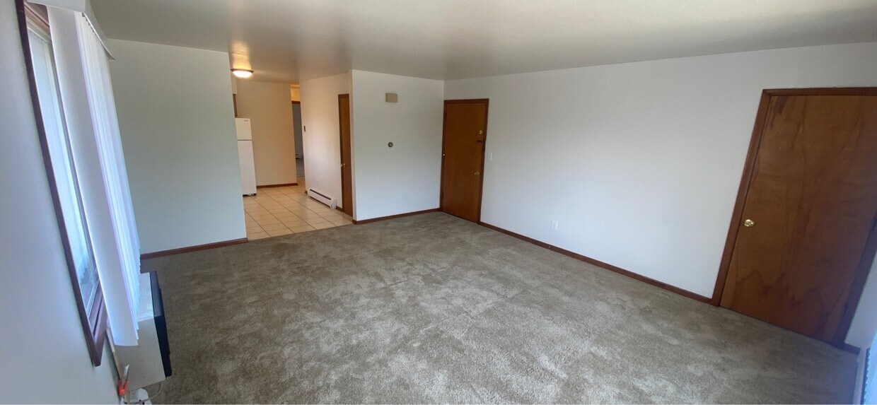 904 Berwick Blvd Unit 3S, Waukegan, IL 60085 Room for Rent in
