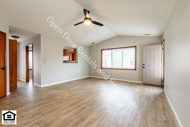 Foto del edificio - Fort Wayne Rising 1515/1517 Flagstone Dr.