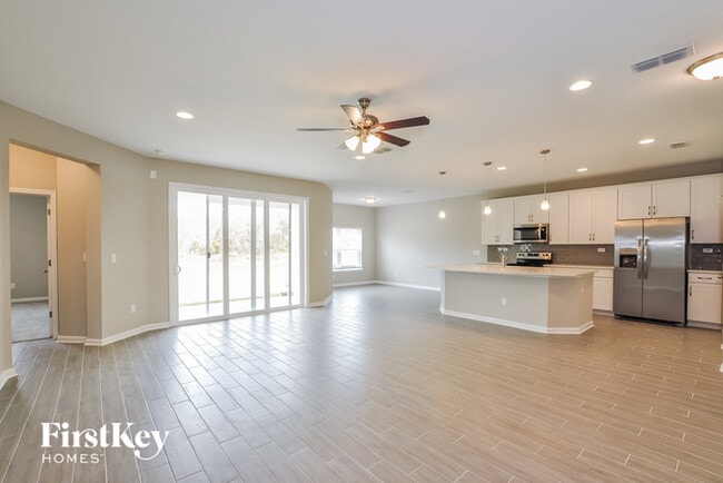 Building Photo - 490 Grand Landings Pkwy