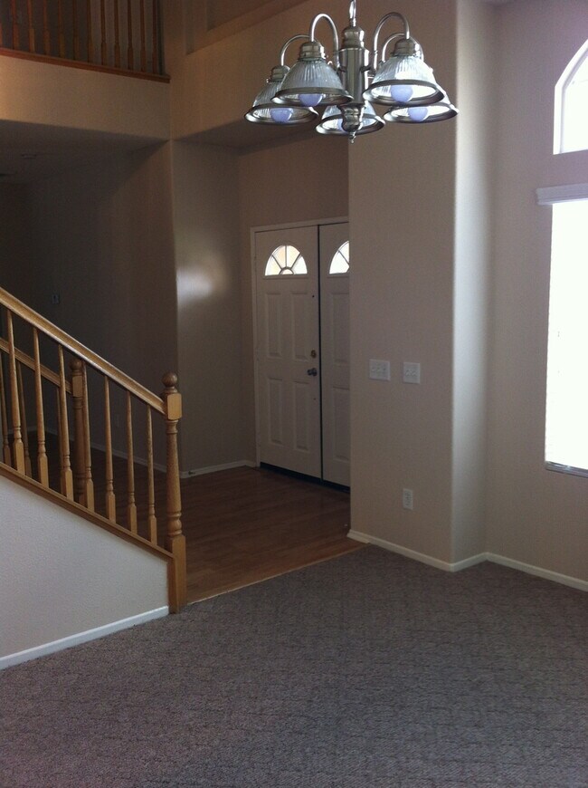 Foto del edificio - Beautiful 4 bedroom home in Eagle Ranch!