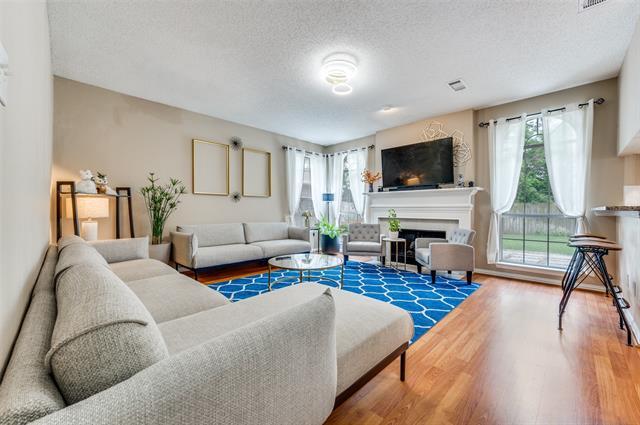 Foto del edificio - 2106 Hunter Pl Ln