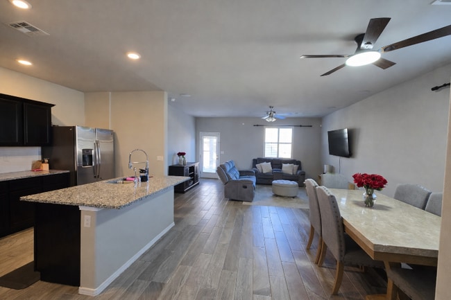 Foto del edificio - 12269 Desert Dove Ave