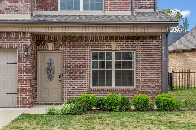 Foto del edificio - Pet Friendly Four Bedroom with Bonus!