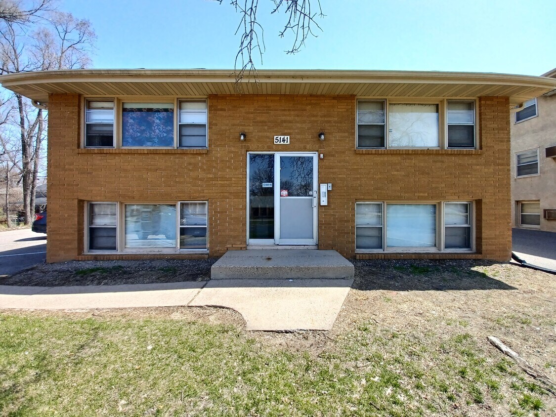 Primary Photo - 5141 University Ave NE