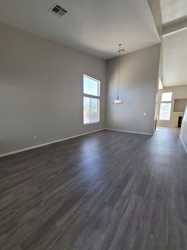 Foto del edificio - Beautiful 4 Bedroom Home in Green Valley