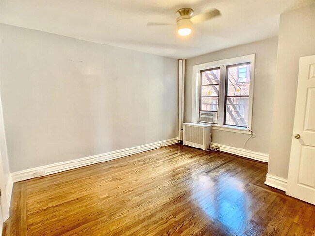Building Photo - 275 HARRISON Ave