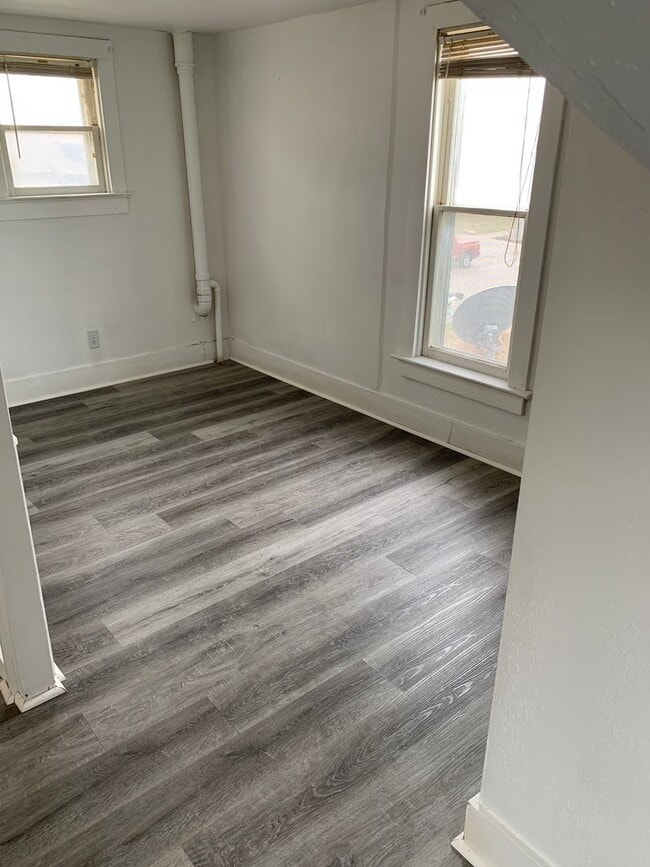 Building Photo - Updated 1 bedroom $650