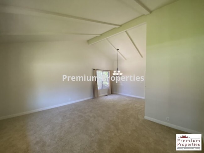 Building Photo - 2512 Venado Camino