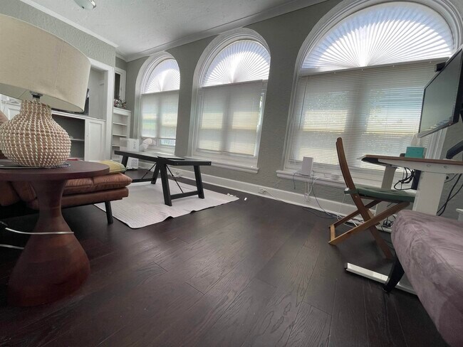 Foto del edificio - 4011 Atlantic Ave
