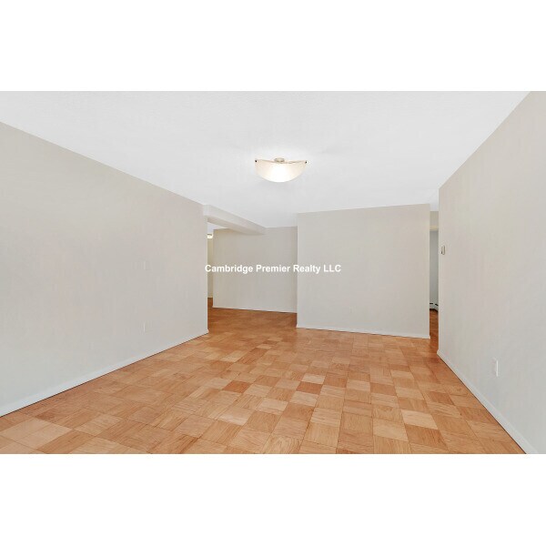 Building Photo - 287 Harvard St