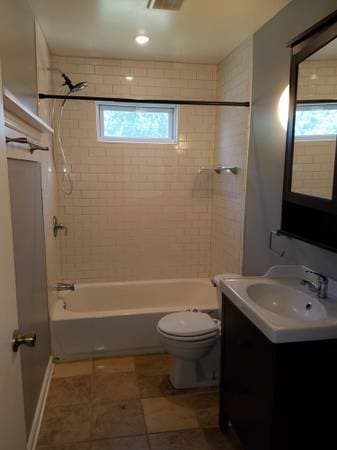 Renovated bathroom - 645 Mitchell Ave