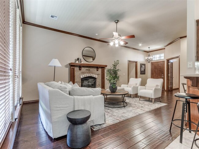 Building Photo - 16616 Hardwood Pl