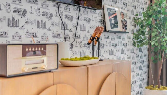 Building Photo - 1112 Baptist World Center Dr