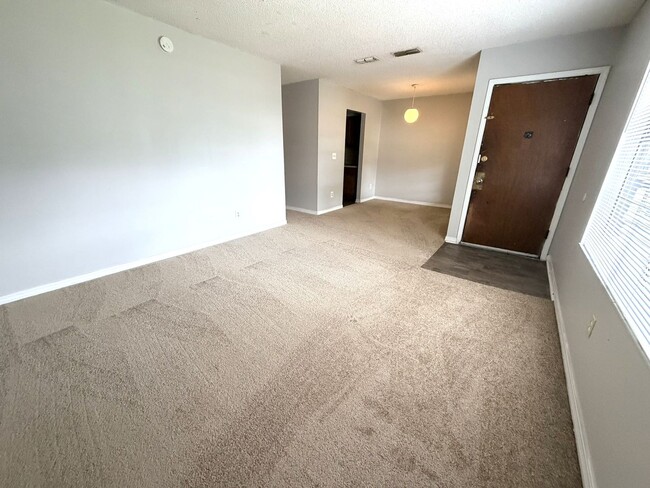 Foto del edificio - 460 Bentwood Ln