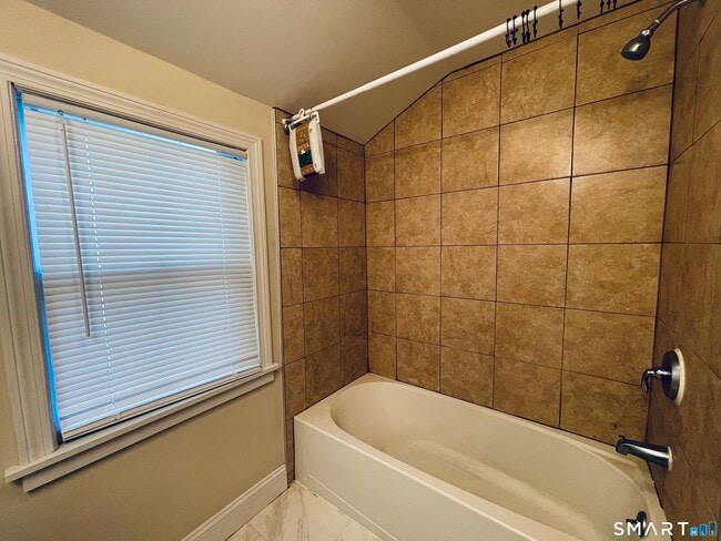 Building Photo - 194 Washington Ave