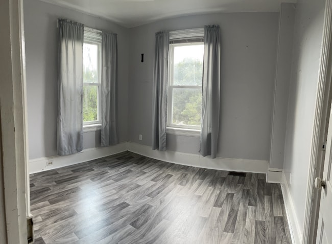 Building Photo - 721 W 2nd Ave