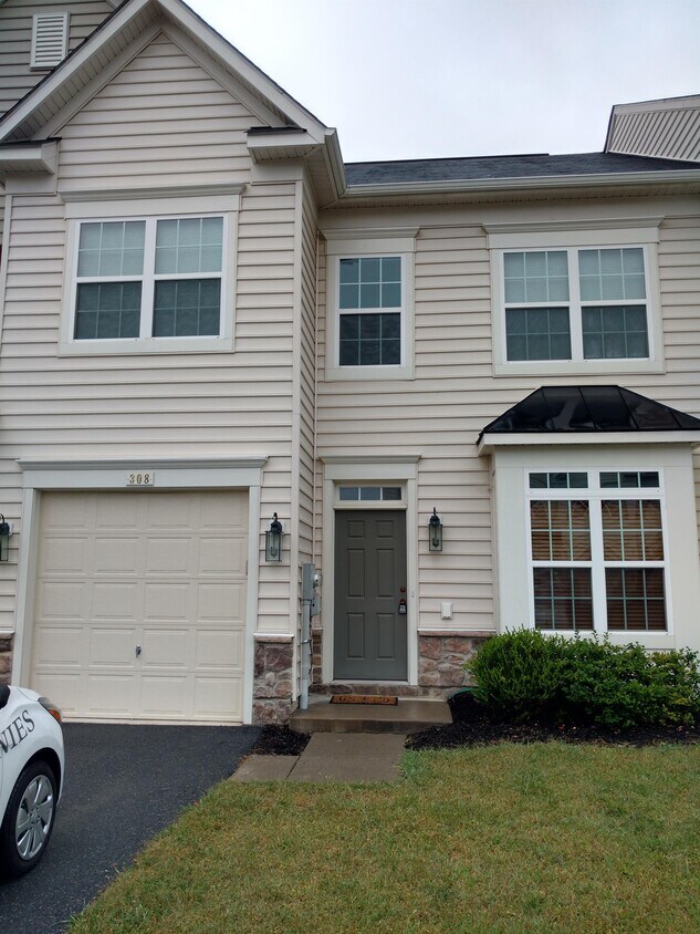 Primary Photo - 308 Prestwick Ln