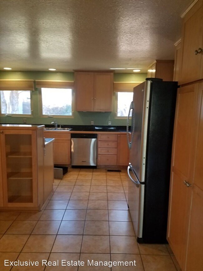 Building Photo - 3 br, 2 bath House - 1336 Carlyle Street