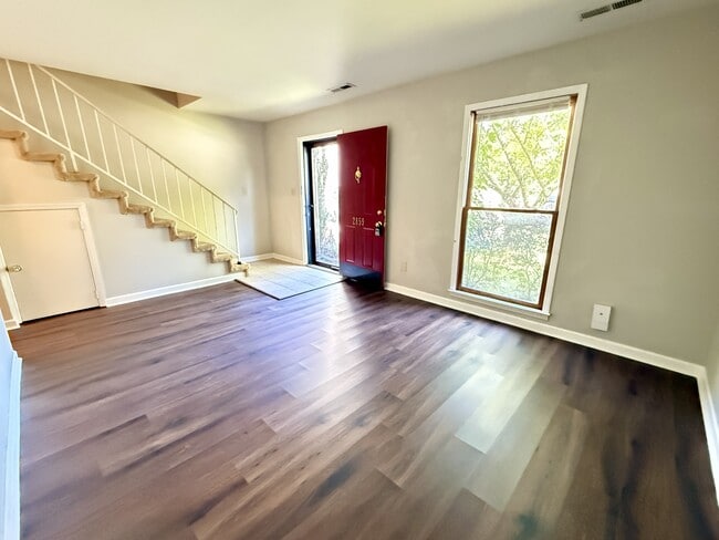 Foto del edificio - 2859 Wynterhall Rd SE