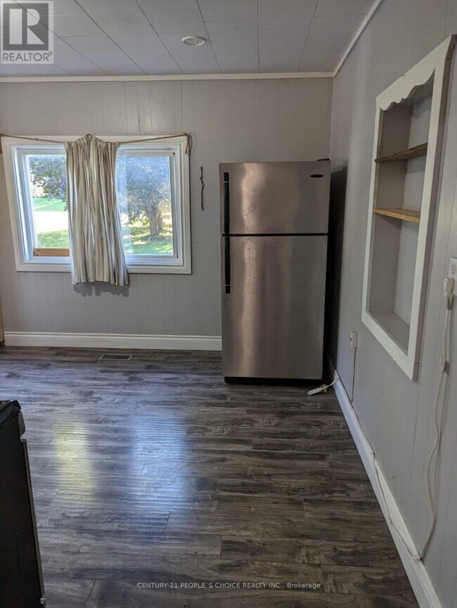 Photo du bâtiment - 14293 Trafalgar Rd