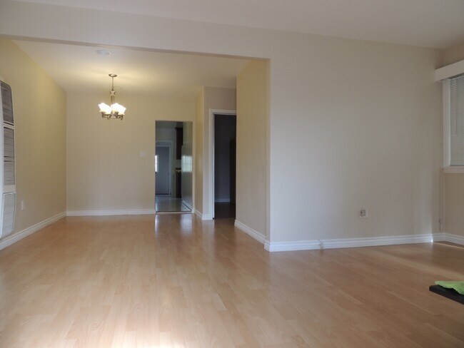 Foto del edificio - 367 Burchett St