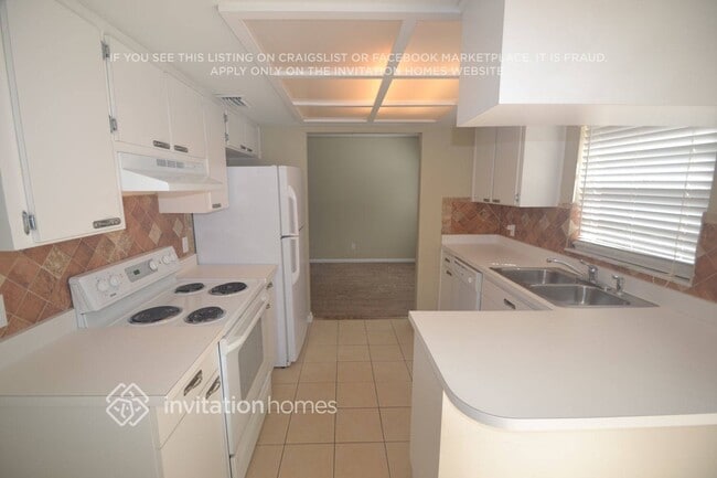 Building Photo - 9743 Fox Hollow Rd