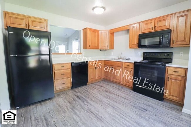 Building Photo - 1423 Fieldstone Dr