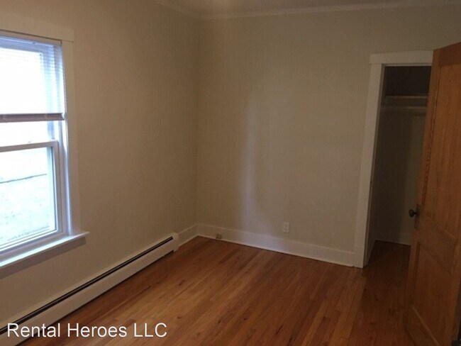 Building Photo - 5334 N Lovejoy Ave