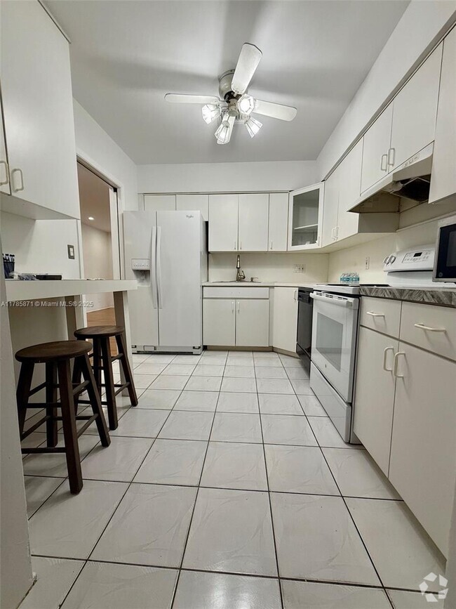 Building Photo - 8670 SW 28th St