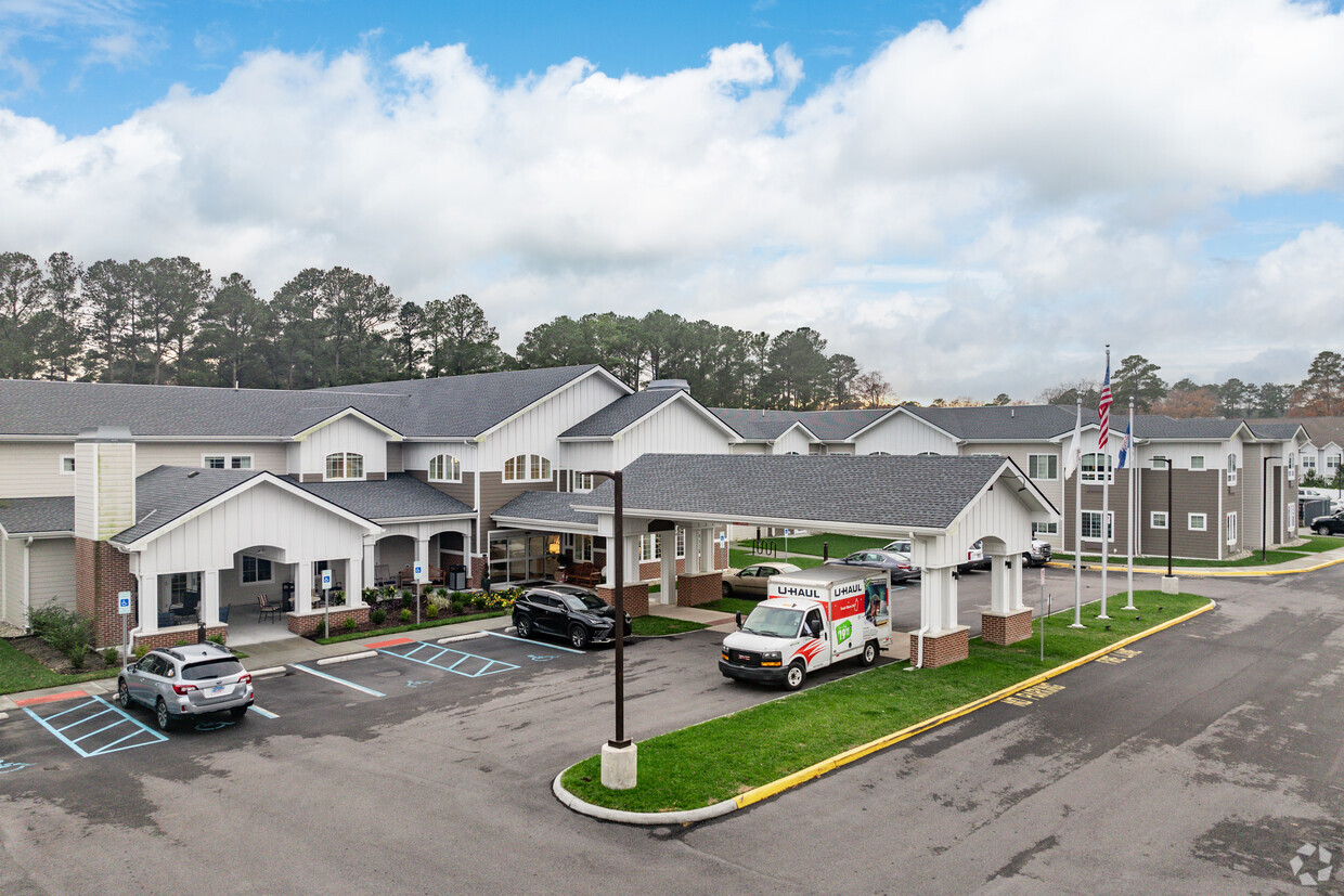 Primary Photo - The Vero at Chesapeake