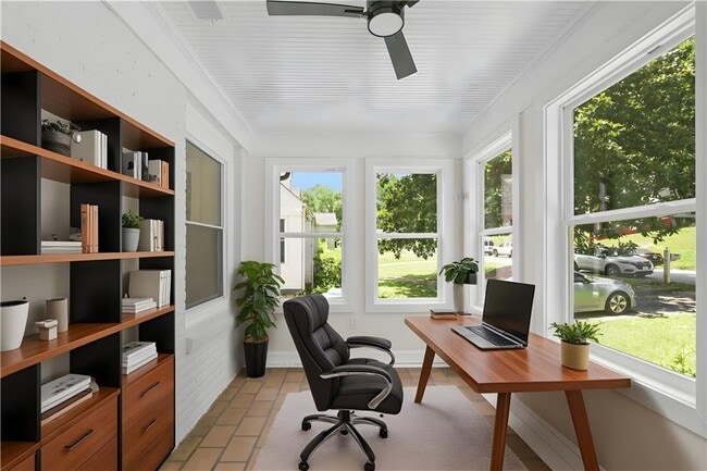 Building Photo - 1658 Altadena Pl SW