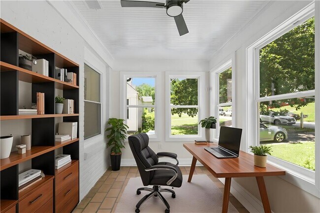 Foto del edificio - 1658 Altadena Pl SW