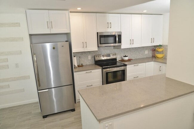 Foto del edificio - 5898 Via Delray Blvd