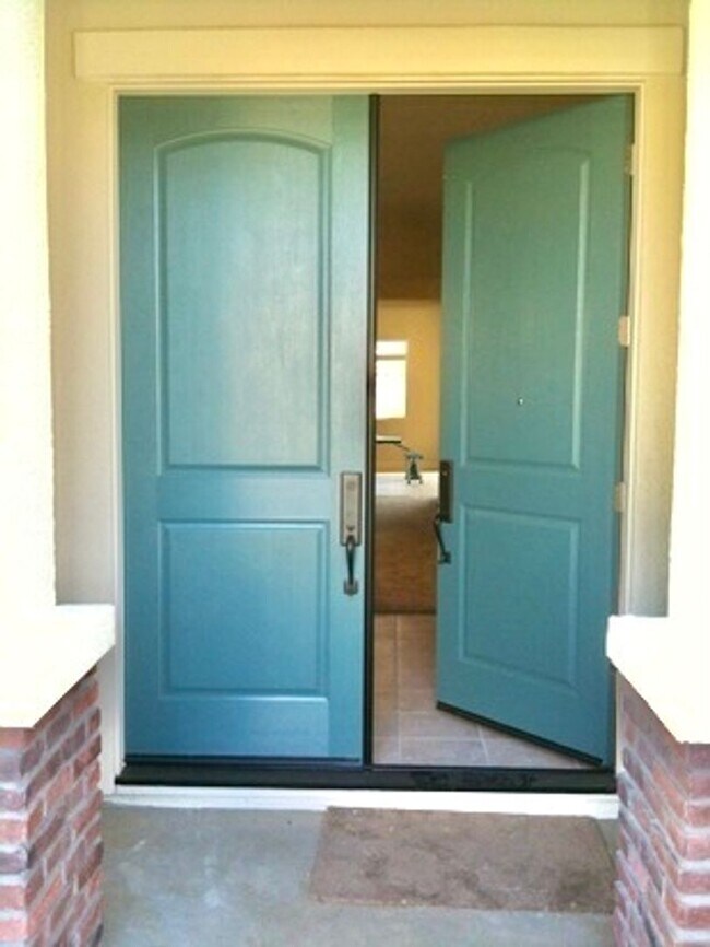 Foto del edificio - Dublin, Schaefer Ranch 5Br., 3.5 Ba., MANY...