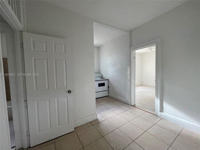 Foto del edificio - 1060 NW 47th St