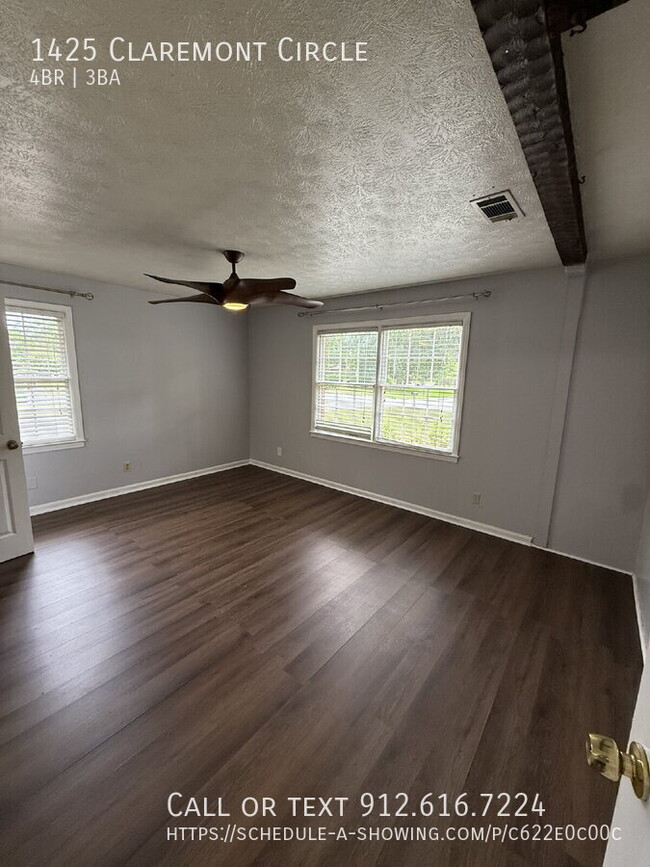 Foto del edificio - 1425 Claremont Cir