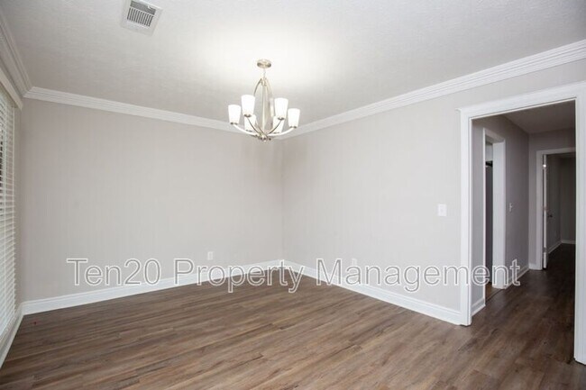 Foto del edificio - 6820 Panstone Dr