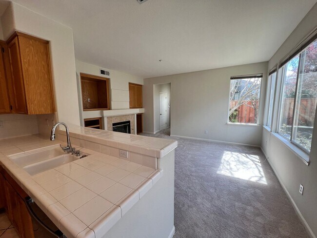 Foto del edificio - SPACIOUS FOUR BEDROOM HOUSE IN HAMILTON