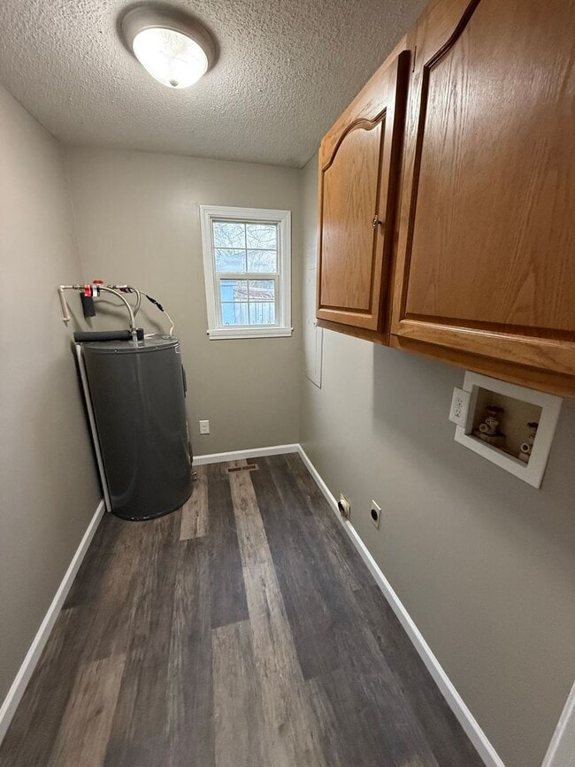 Building Photo - 114 Greenview Dr