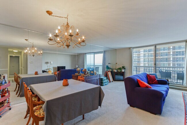 Foto del edificio - 5855 N Sheridan Rd