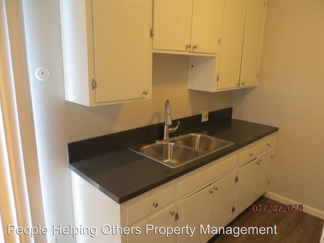 Building Photo - 4041 Iowa St