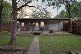 Building Photo - 4016 Cactus Dr