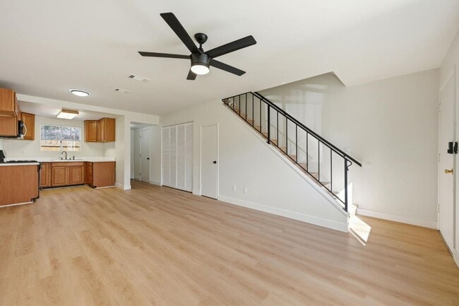 Foto del edificio - 5130 N River Rd