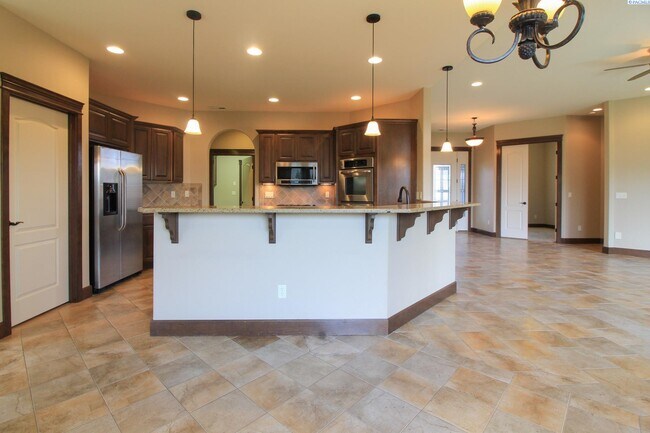 Foto del edificio - 3 Bed/2.5 Bath Large Horn Rapids Home