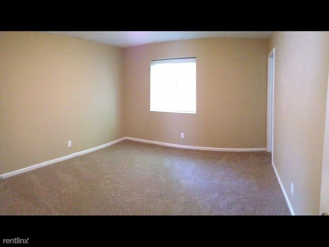Building Photo - 6211 Longchamp Dr