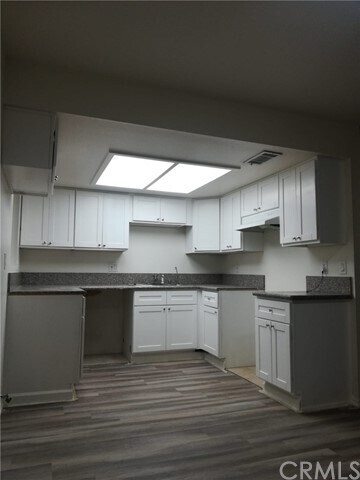 Building Photo - 44644 Beech Ave